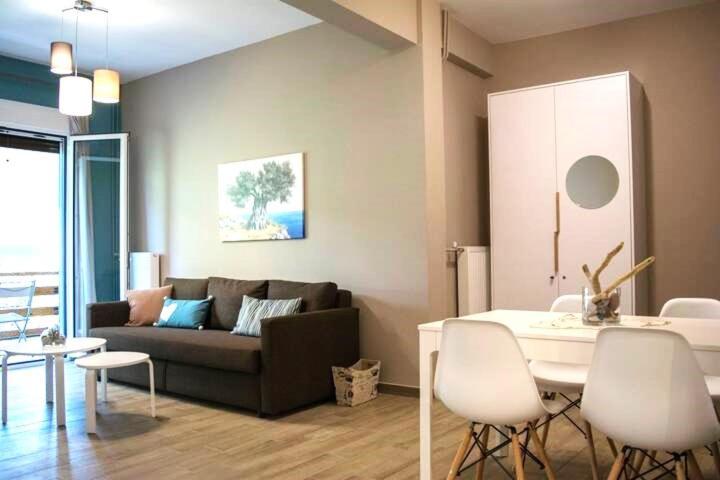 Chic And Minimal Apartment Close To Thissio Metro Atenas Exterior foto